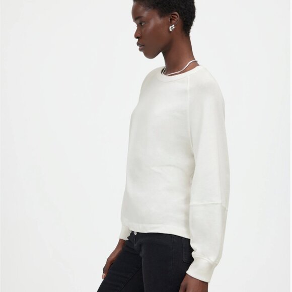 Relaxed Long-Sleeve Raglan Tee - Picture 3 of 8